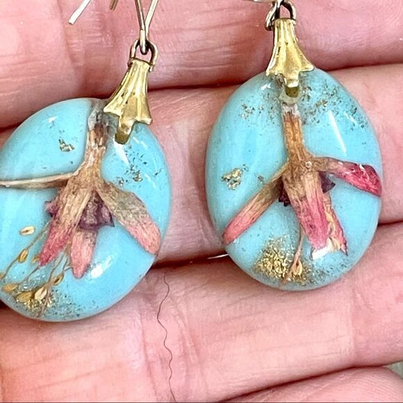 Blue dried flower drop earrings - Picture 2 of 8